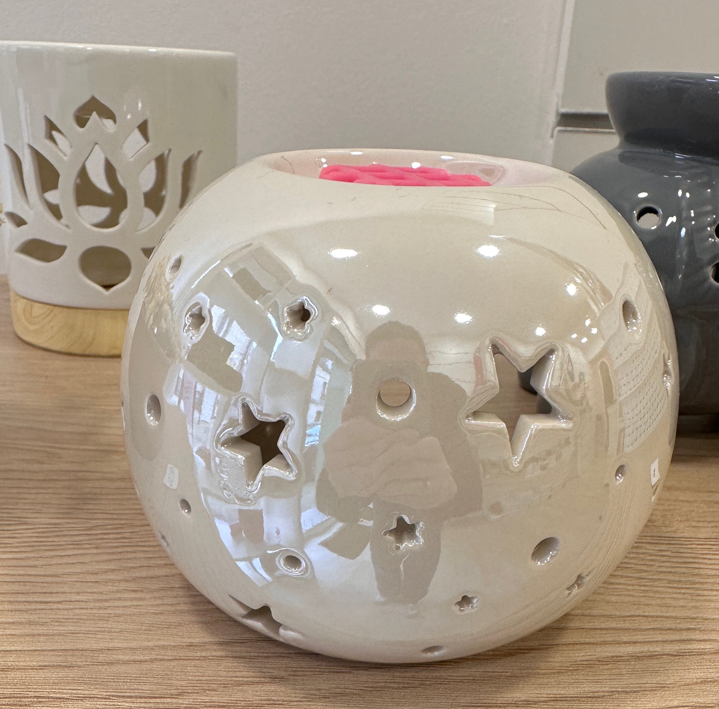 Iridescent dome burner